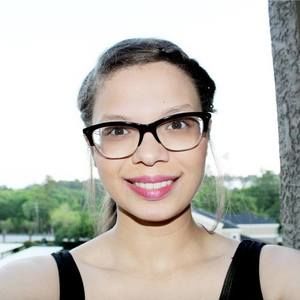 Meet your Posher, Larissa